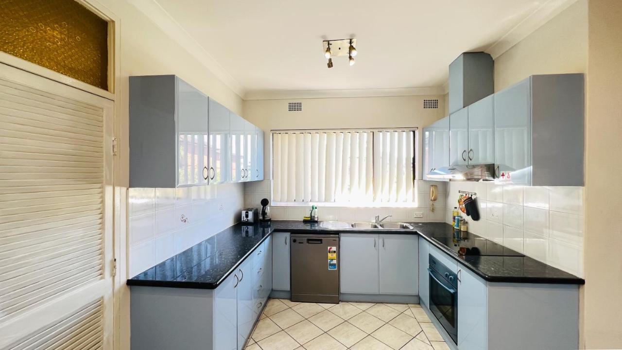 Carlton 3 Beds Unit - Free Parking Apartment Сидни Екстериор снимка