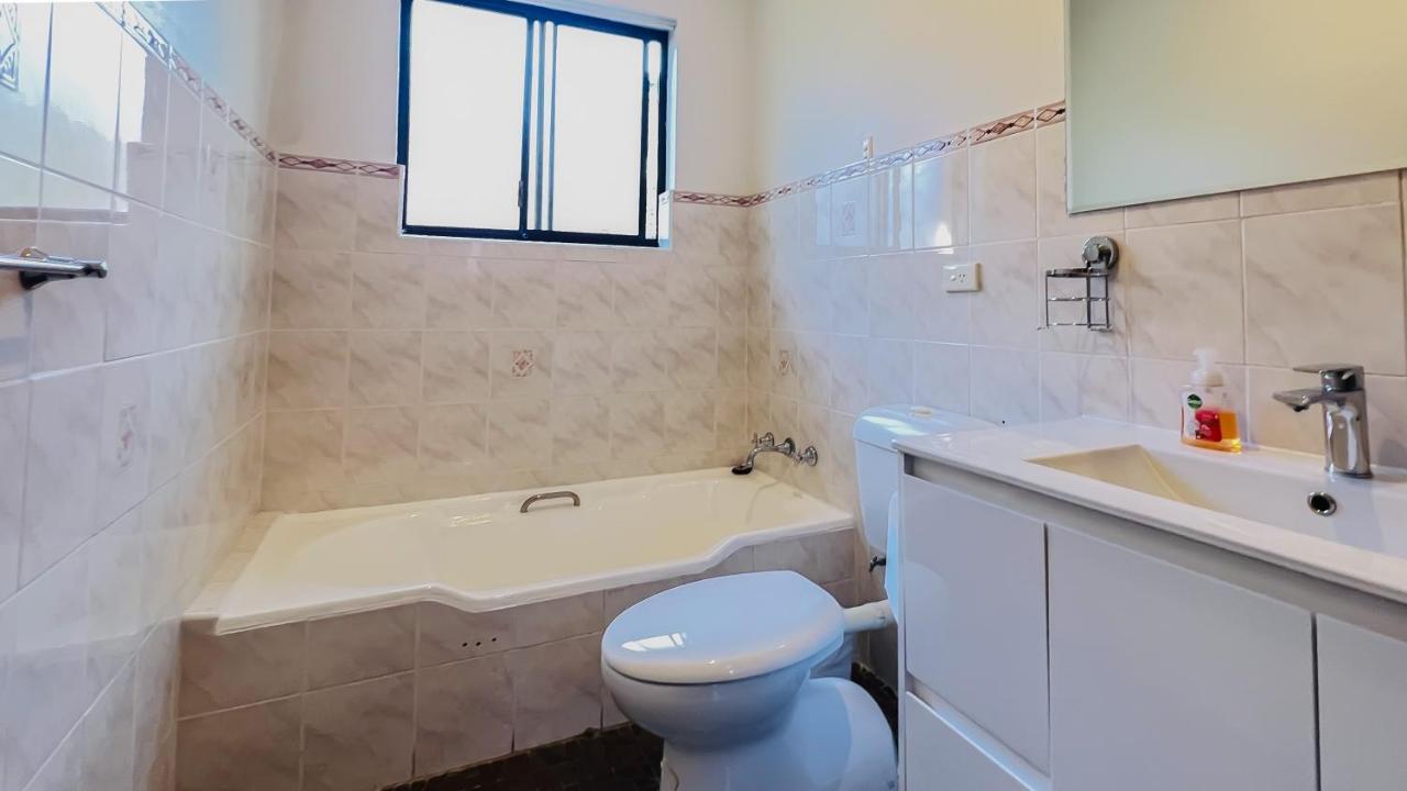 Carlton 3 Beds Unit - Free Parking Apartment Сидни Екстериор снимка